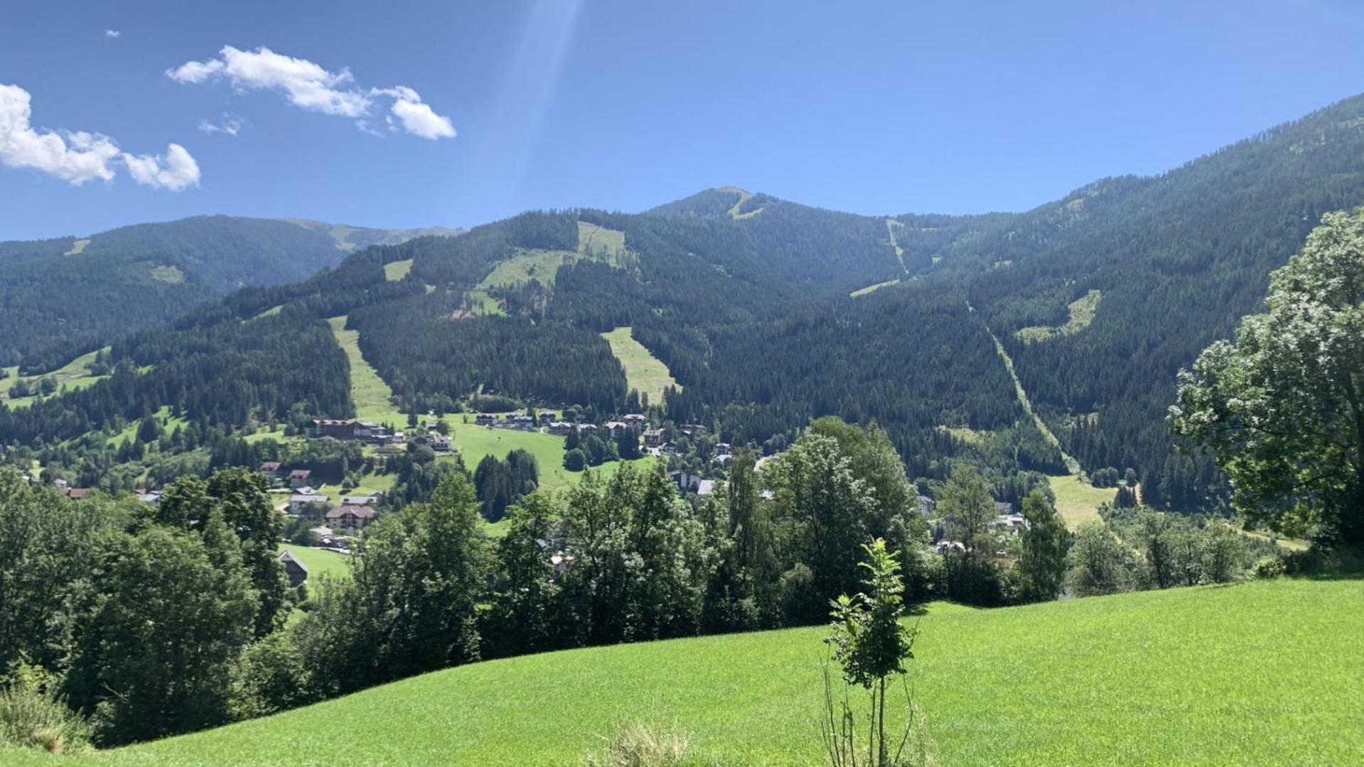 Gasthof Kirchenwirt Gnesau 外观 照片